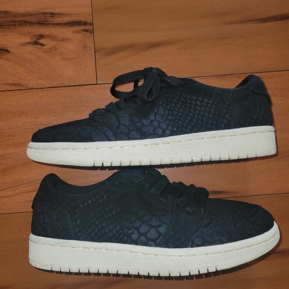 Nike Air Jordan 1 Retro Low Black Python Shoes AJ6004-010 Women’s Size 5 - Picture 2 of 8